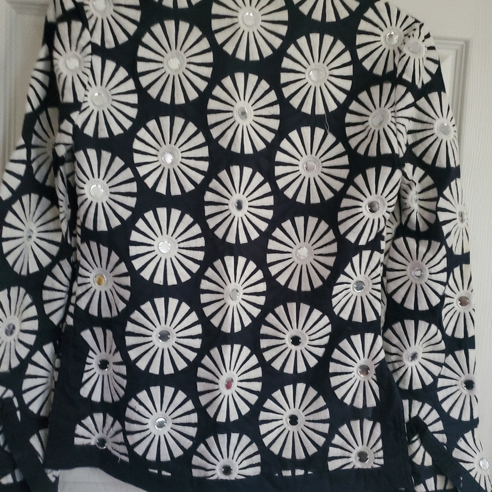 Tory Burch embroidered vneck flare sleeves size 2 - Picture 10 of 10
